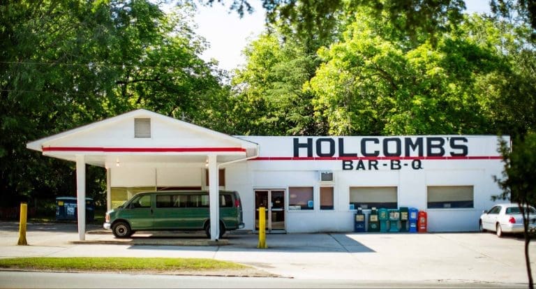 Holcomb's Barb B Q exterior